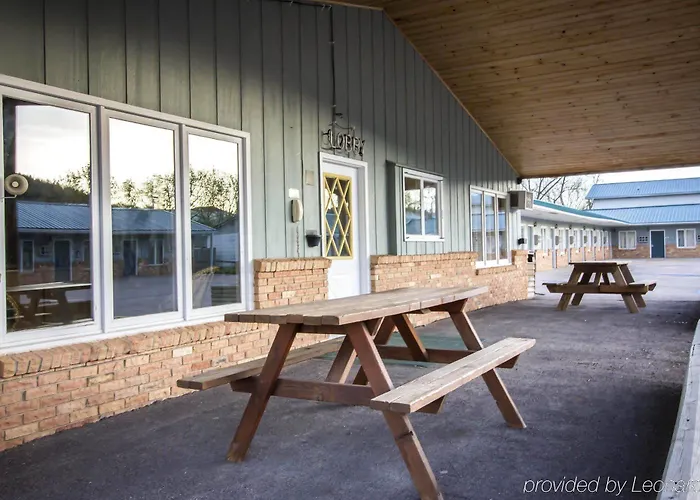 Deer Motel